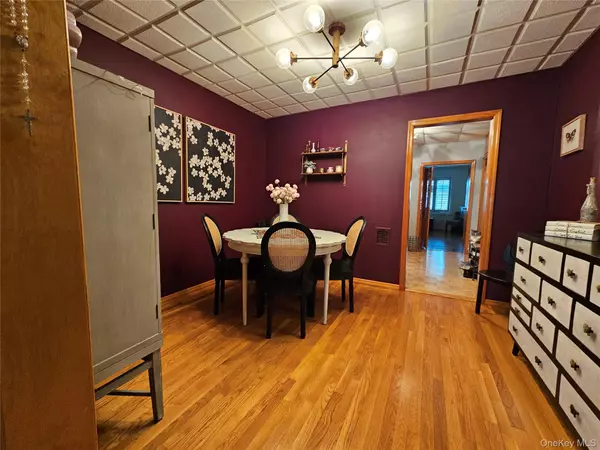 Glendale, NY 11385,7852 79th LN