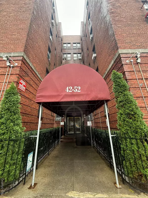 Elmhurst, NY 11373,42-52 Layton ST #6F