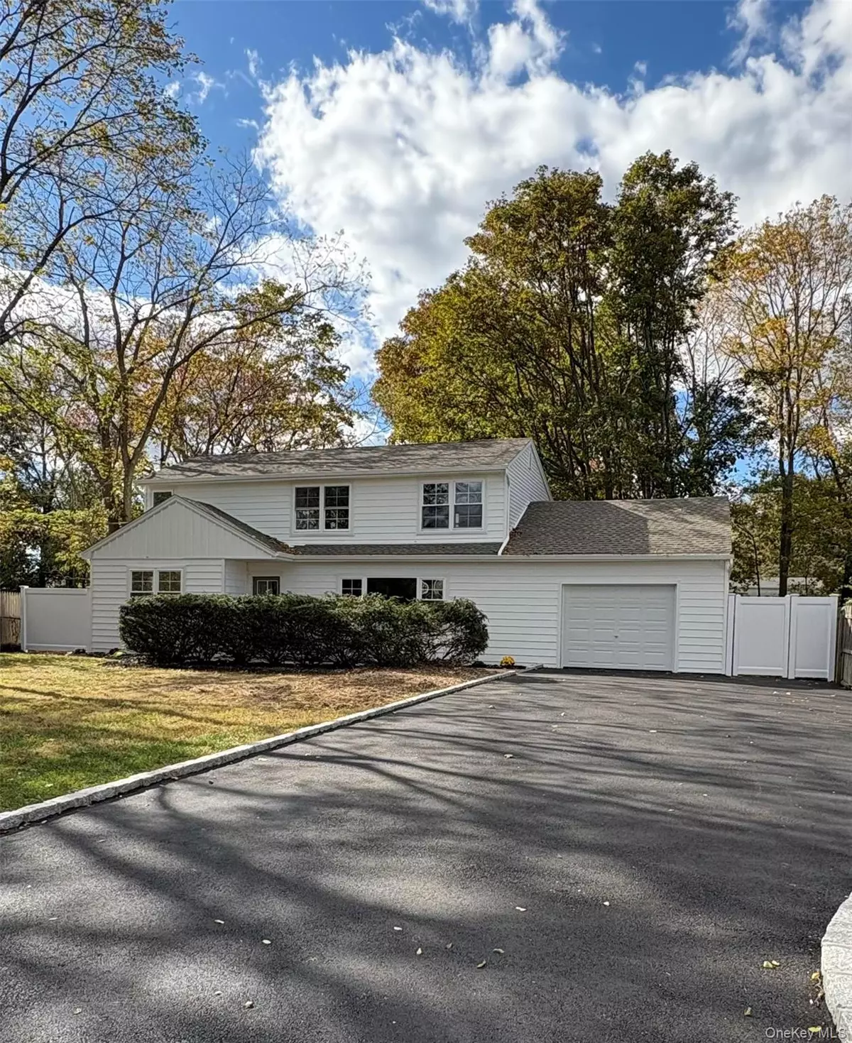 Center Moriches, NY 11934,26 Clinton ST