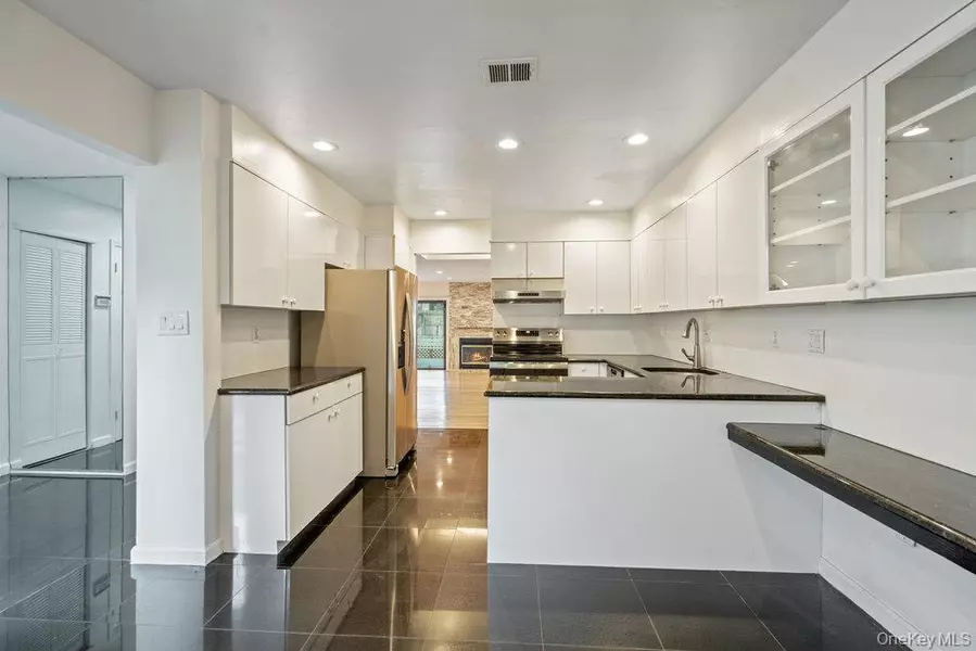 236 Hamlet DR, Jericho, NY 11753