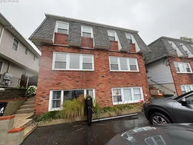 1 Inwood RD #A, Port Washington, NY 11050