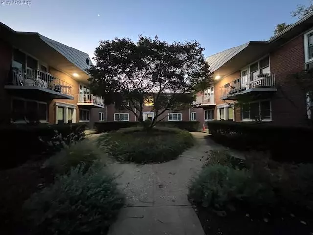 Port Washington, NY 11050,100 Manhasset AVE #E1