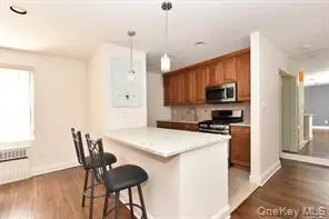 30 Stoner AVE #2R, Great Neck, NY 11021