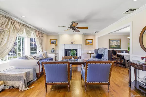 Merrick, NY 11566,2863 Harbor RD