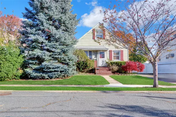 Lynbrook, NY 11563,11 Wood ST