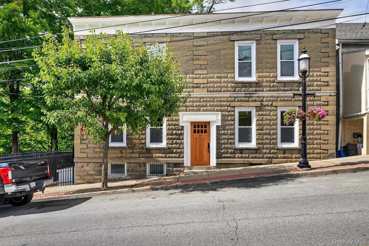 Ossining, NY 10562,79 Main ST #1W