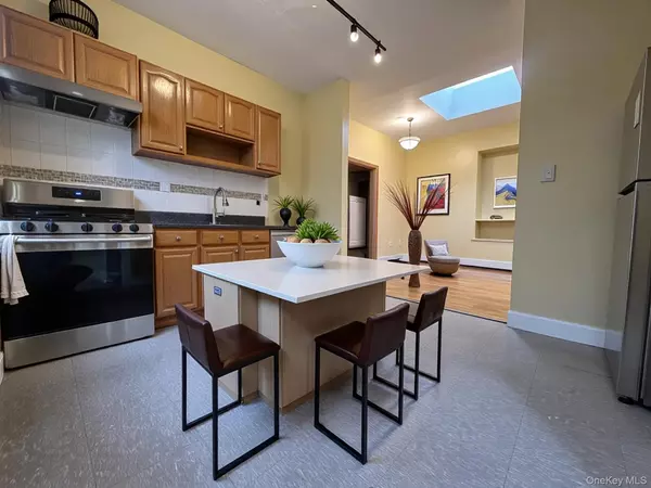 Brooklyn, NY 11213,796 Crown ST #2