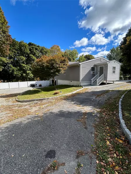 16 Joseph RD, Holmes, NY 12531