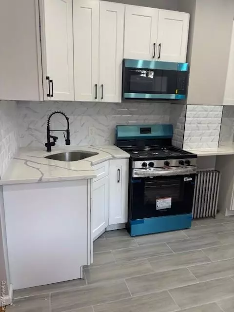 Glen Cove, NY 11542,7 Continental HL