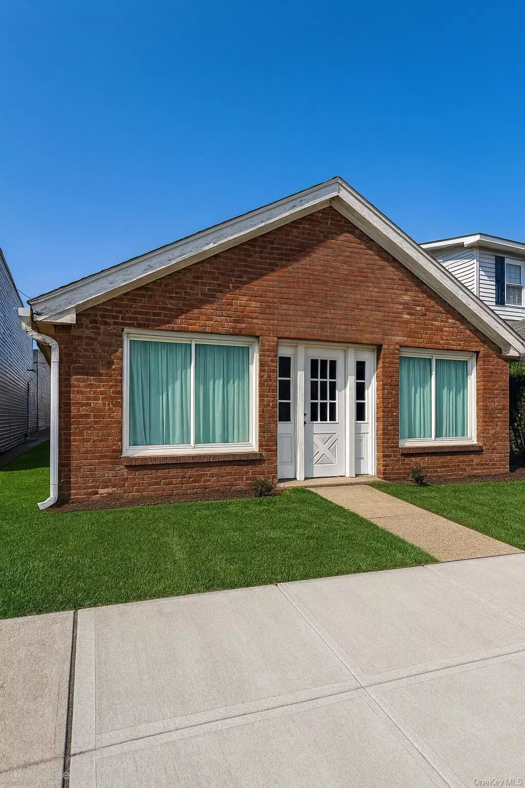 Seaford, NY 11783,3579 Merrick RD