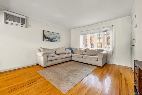 Whitestone, NY 11357,151-26 20th AVE