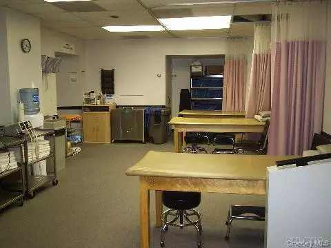 Valley Stream, NY 11580,64-68 Central AVE