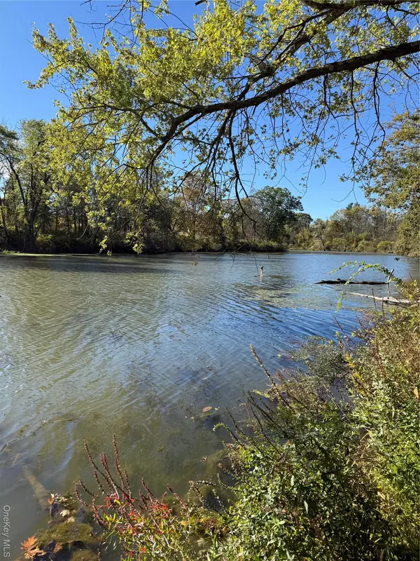 Hudson, NY 12534,6580 US Route 9