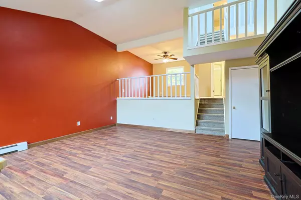Wappingers Falls, NY 12590,3 Hamlet CT