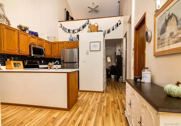 Other, NY 14063,65 Castile DR