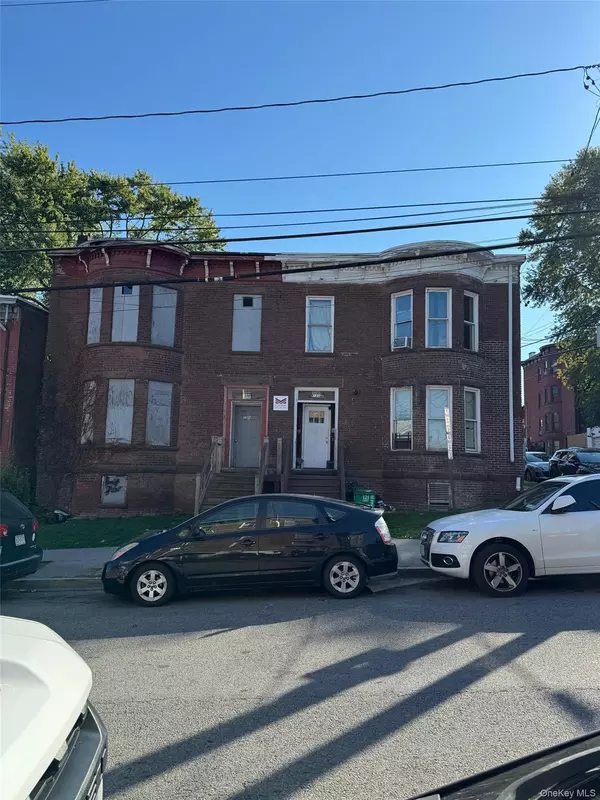 Newburgh, NY 12550,121 Renwick ST