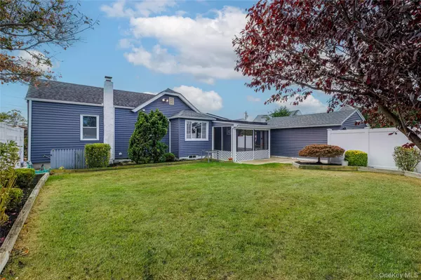 Wantagh, NY 11793,2444 Bayview AVE