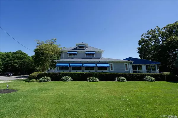 Riverhead, NY 11901,3225 Sound AVE