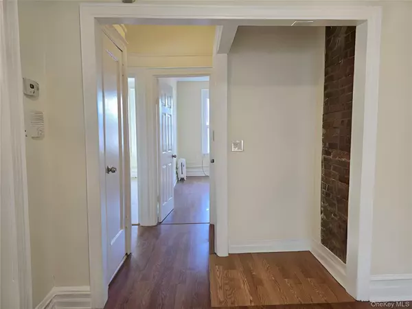 East Elmhurst, NY 11370,78-10 32nd AVE #2 Rear