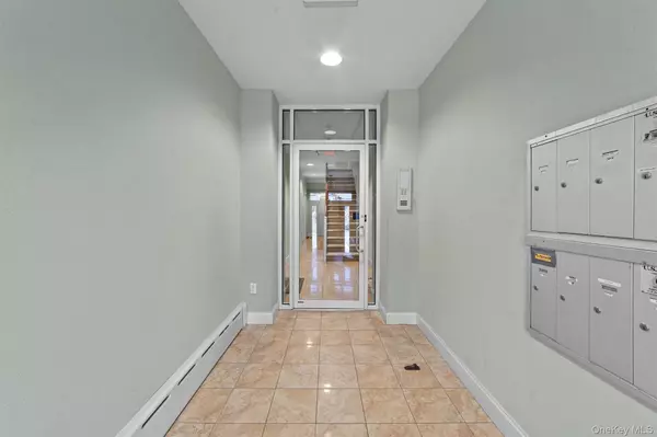 Buchanan, NY 10511,142 Bannon AVE #4