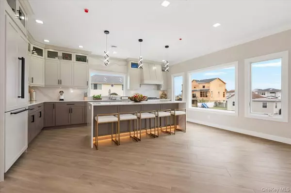 Seaford, NY 11783,3695 S Somerset DR