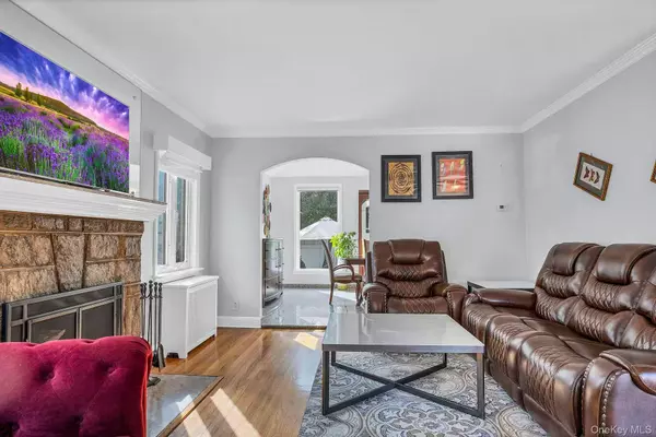 Bayside, NY 11364,5636 213th ST