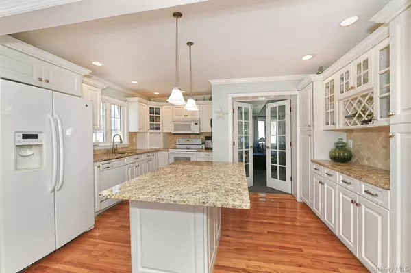 East Meadow, NY 11554,2499 3rd AVE