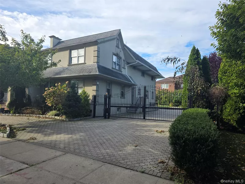 29-22 214 PL, Bayside, NY 11360