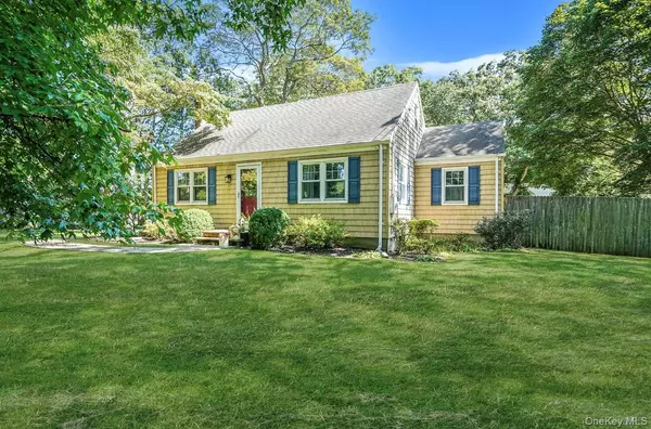 Bellport, NY 11713,50 Head Of The Neck RD