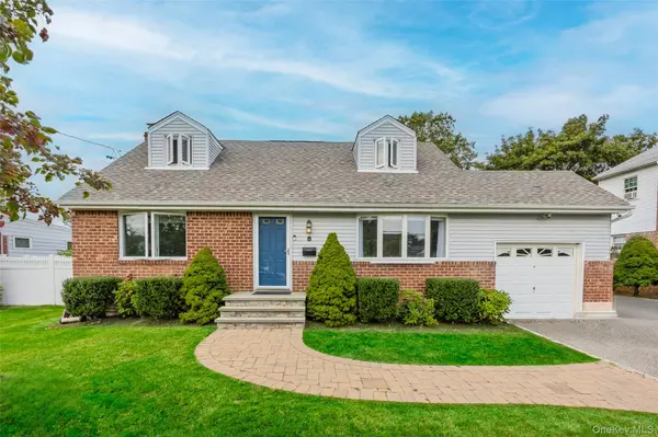 East Northport, NY 11731,8 Ellsworth PL