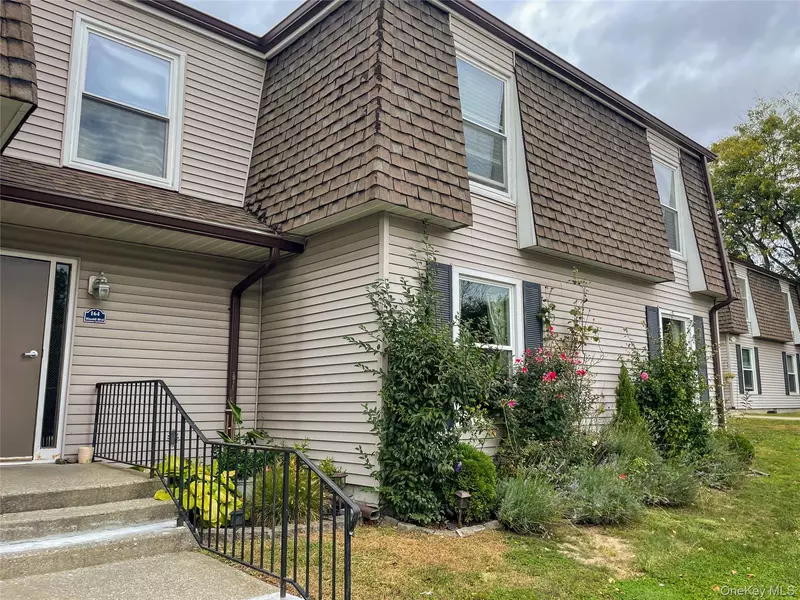 164 Rinaldi BLVD #B, Poughkeepsie, NY 12601