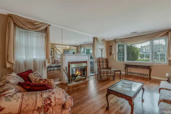Westbury, NY 11590,45 Manchester ST