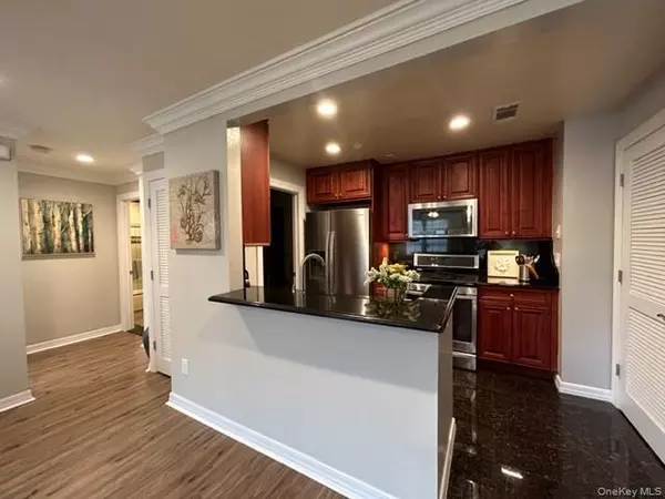 Farmingville, NY 11738,2004 Vista View DR #2004