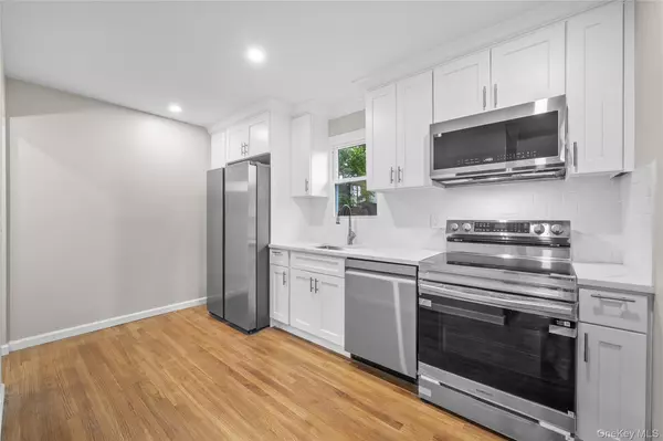 North Babylon, NY 11703,78 Phelps LN