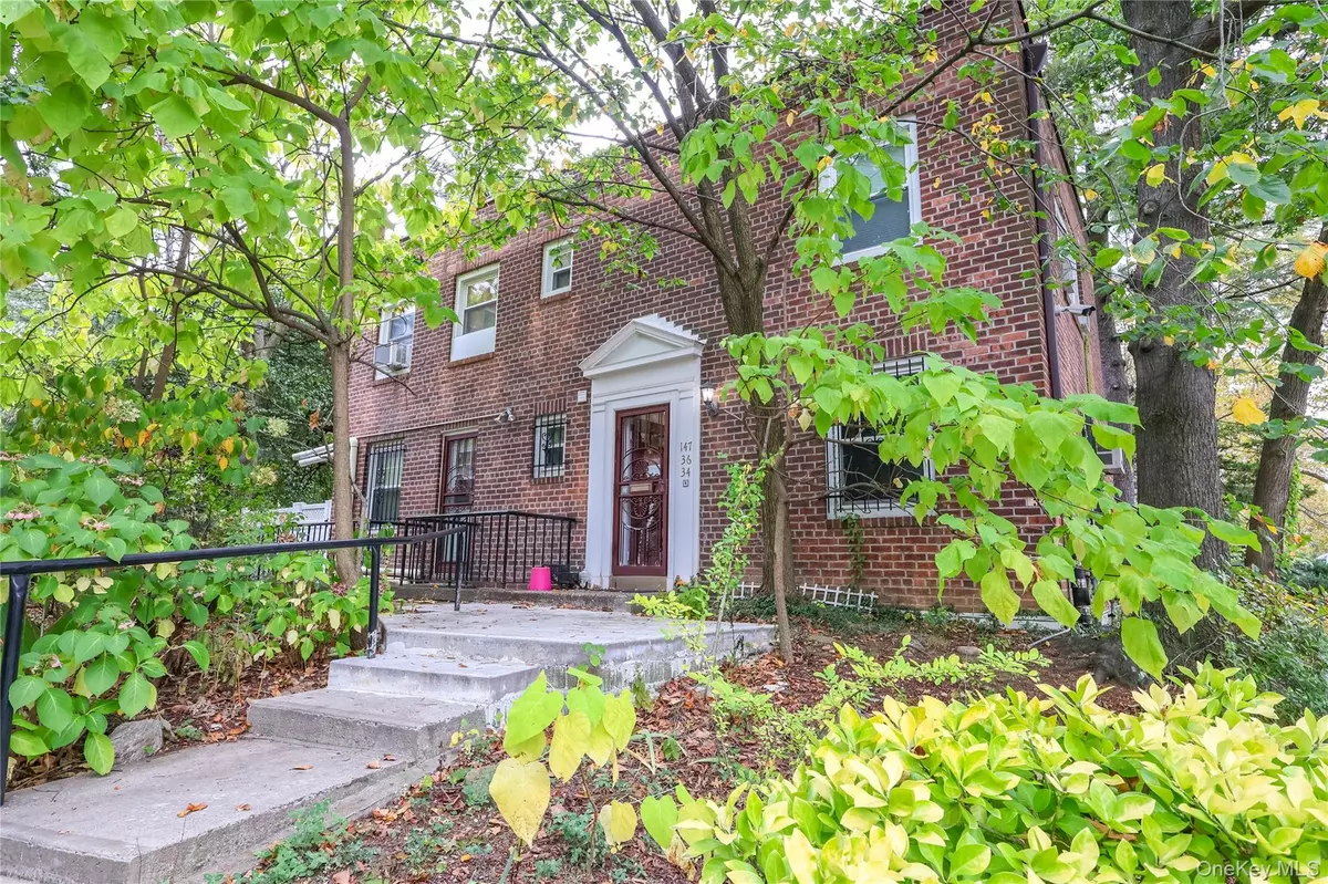 Kew Garden Hills, NY 11435,147-36 Charter Road ##34A
