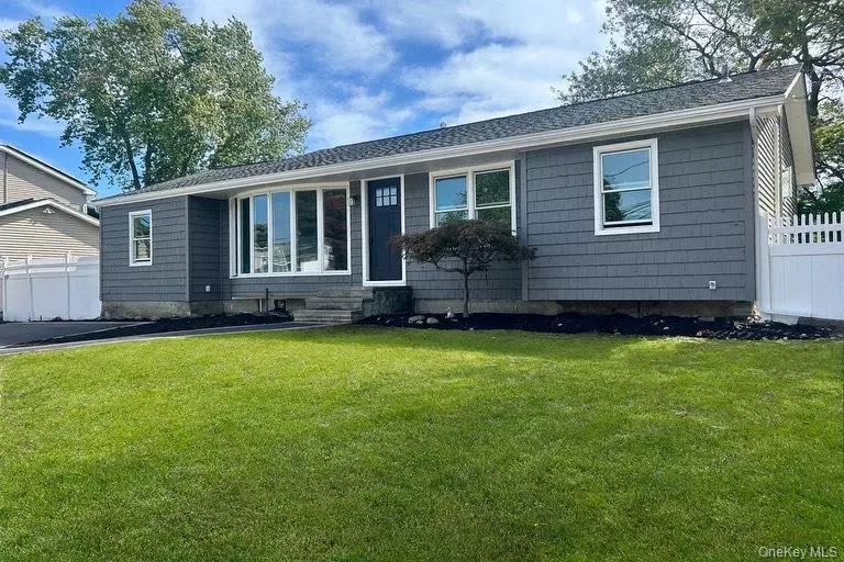 West Islip, NY 11795,91 Udalia CT
