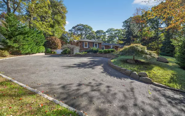 Melville, NY 11747,78 Bagatelle RD