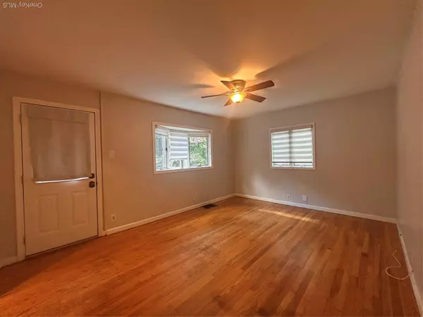 Bronxville, NY 10708,21 Lenox AVE