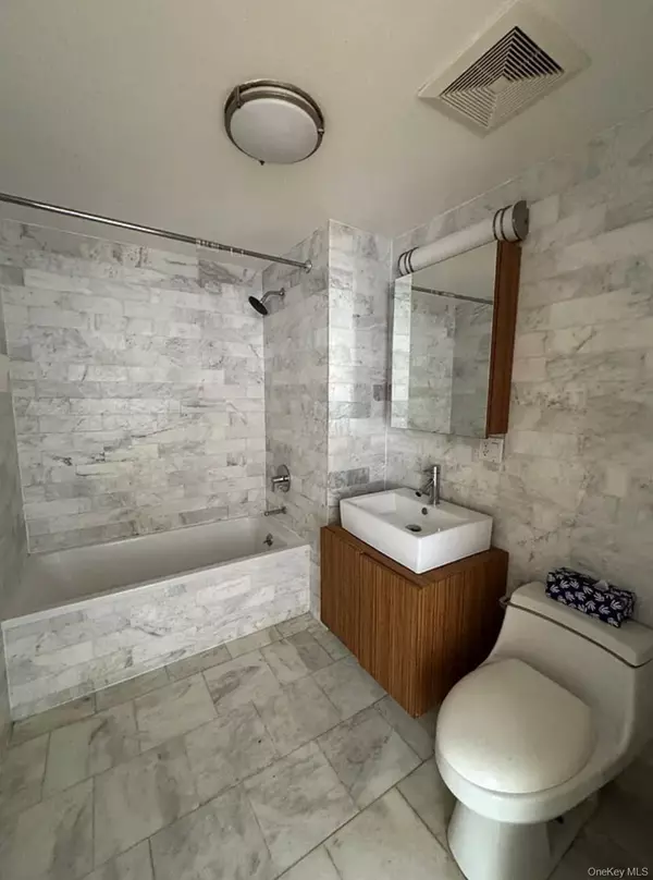 Corona, NY 11368,11202 Northern BLVD #6C