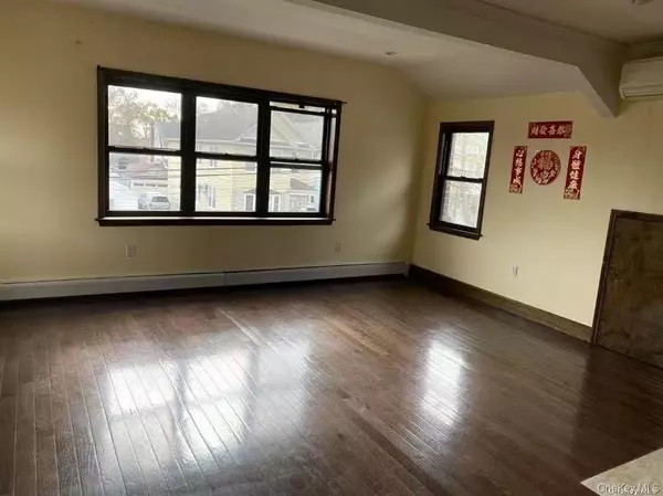 Flushing, NY 11355,149-31 45th AVE