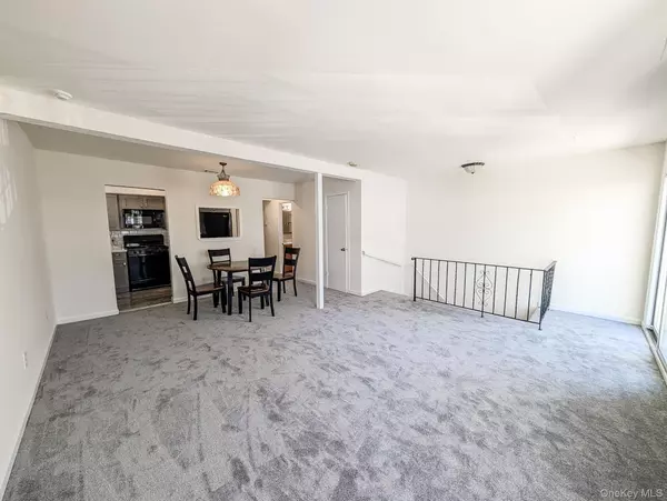 Rocky Point, NY 11778,73 Rocky Point Yaphank Rd #106