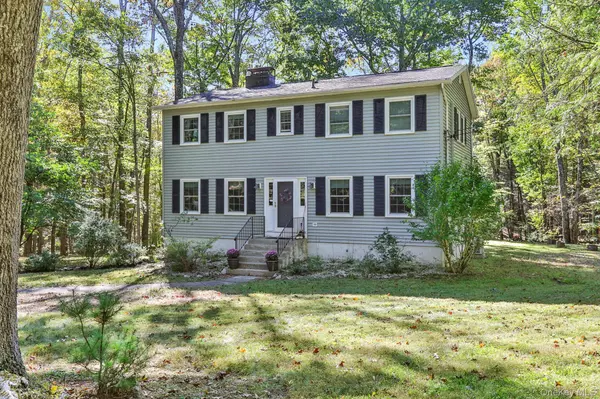 1033 Old Post RD, New Paltz, NY 12561