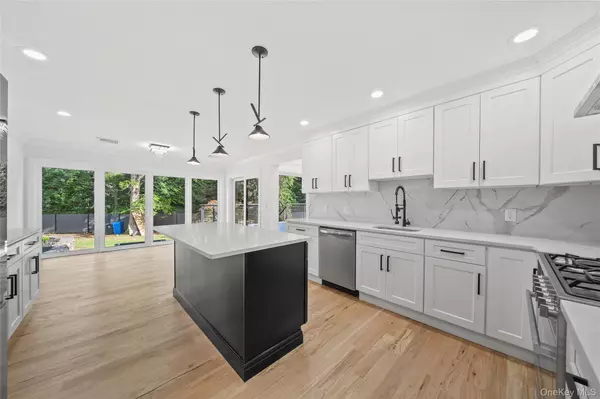 East Islip, NY 11730,3A Lavender LN