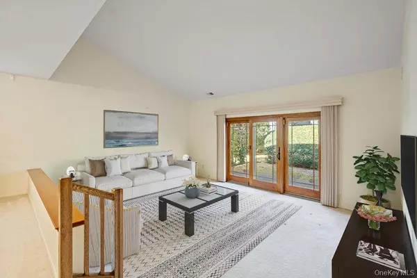 Jericho, NY 11753,118 Estate DR