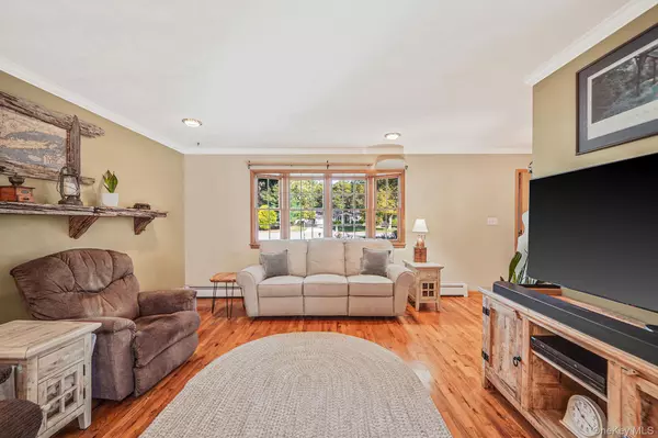 Islip Terrace, NY 11752,394 Cedarhurst ST