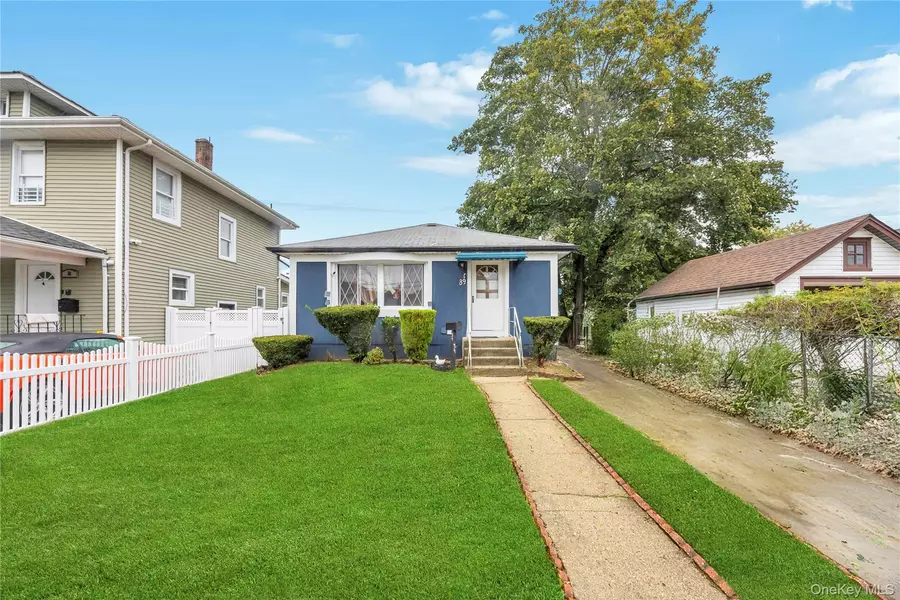 39 Botsford ST, Hempstead, NY 11550