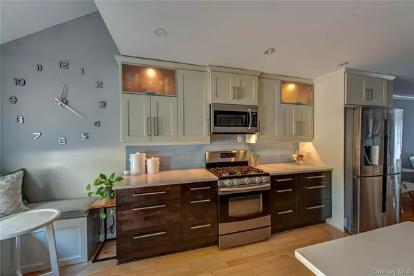 East Islip, NY 11730,14 Heckscher Spur DR