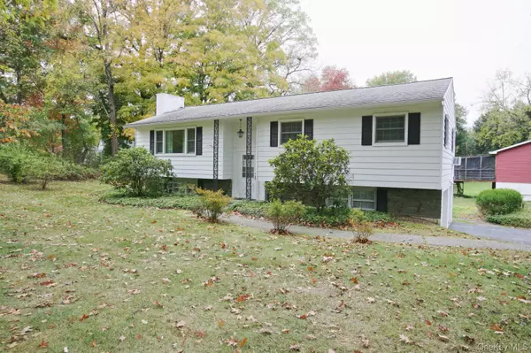 Hyde Park, NY 12538,7 Margaret DR