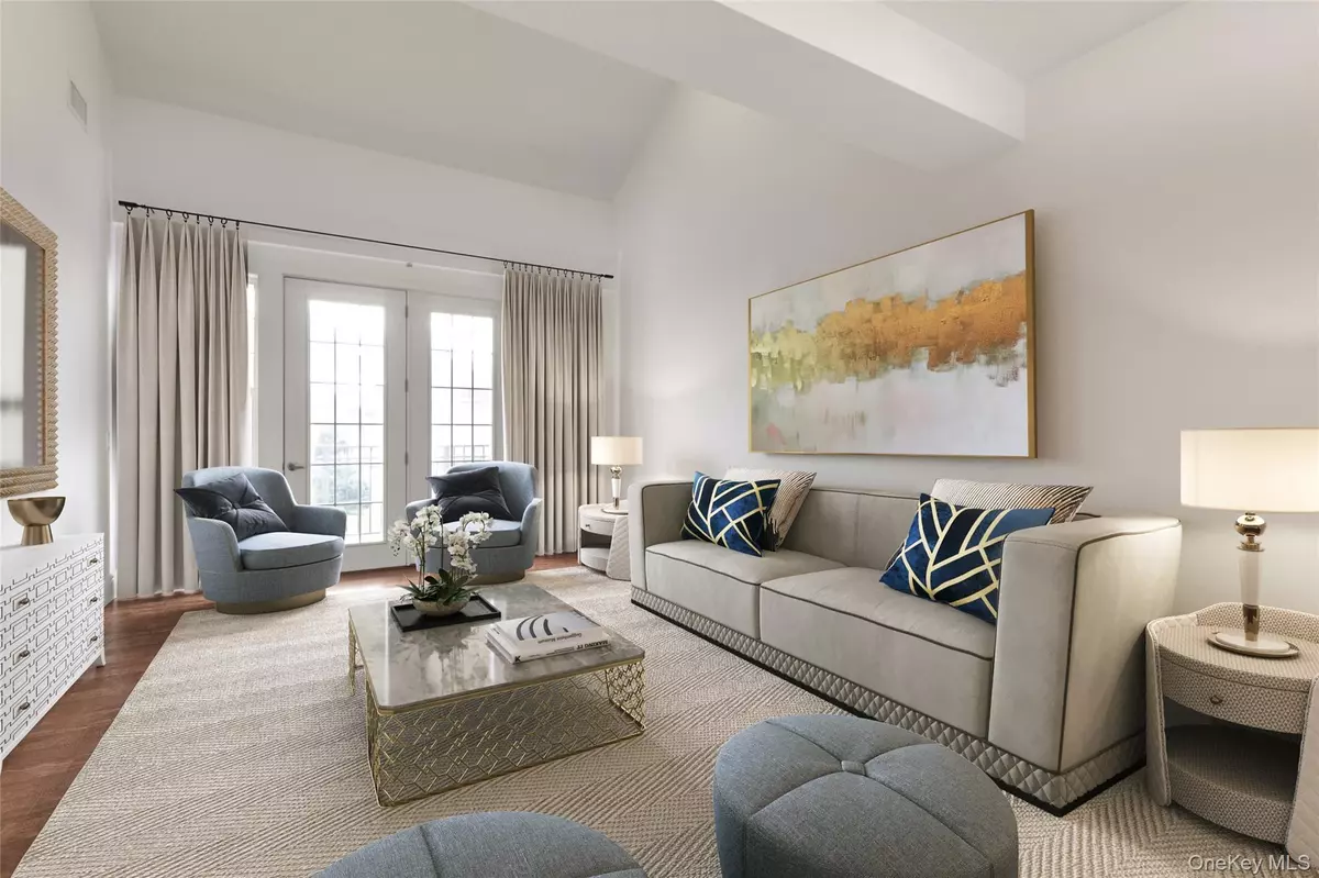 East Meadow, NY 11554,404 White Rose LN #404