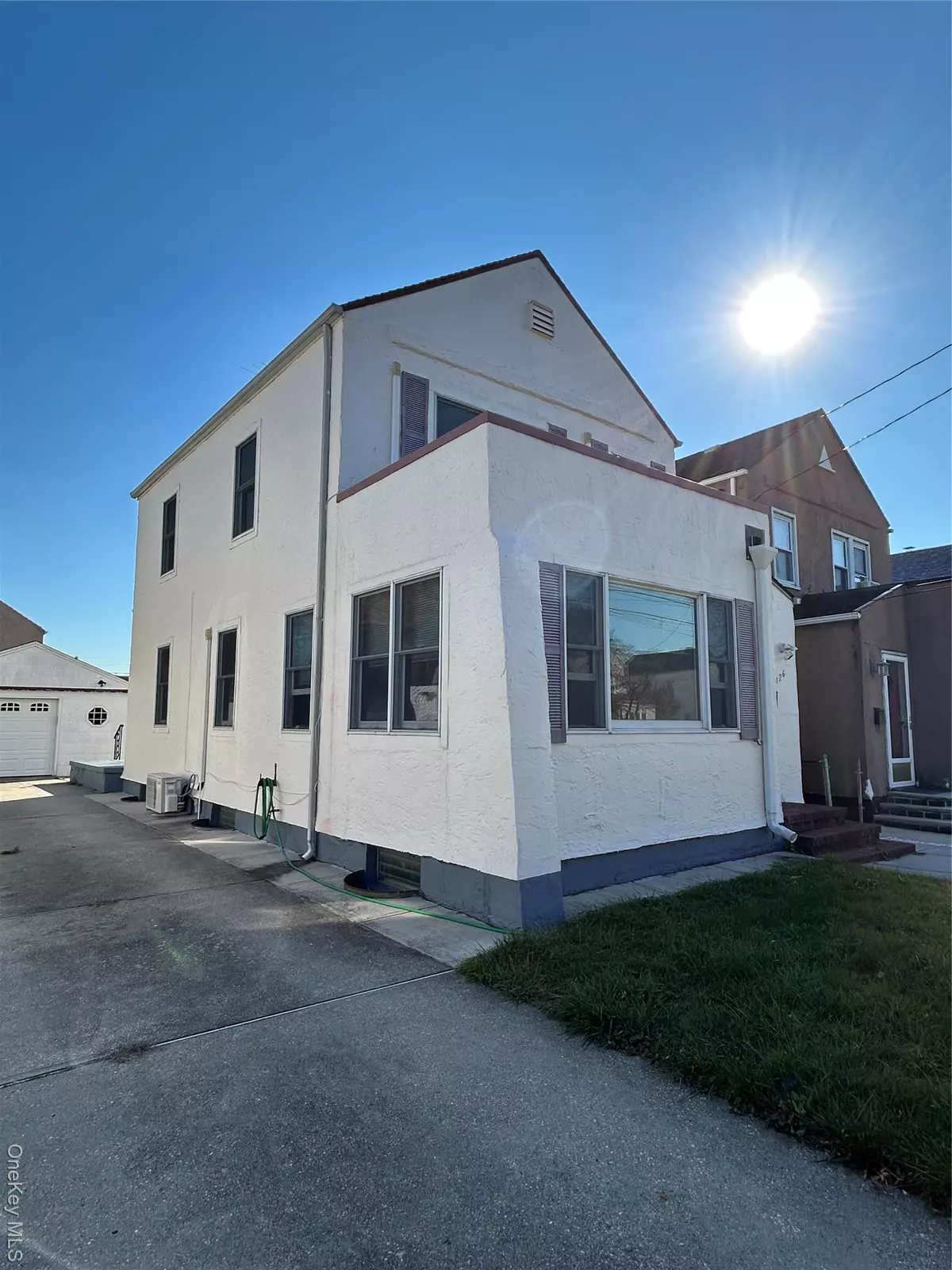 New Hyde Park, NY 11040,126 2 ST